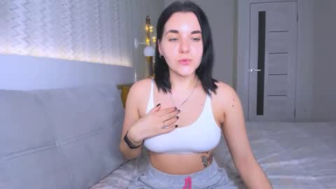 Snapshot of kate_ree_ chatting on 01.30.25 KATE online show from 01.30.25