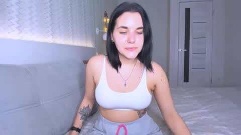 Snapshot of kate_ree_ chatting on 01.30.25 KATE online show from 01.30.25