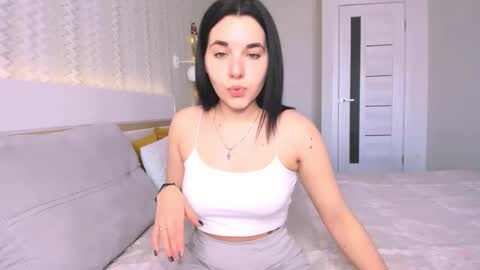 Snapshot of kate_ree_ chatting on 02.17.25 KATE online show from 02.17.25