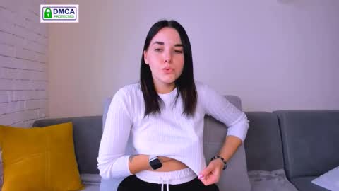 Snapshot of kate_ree_ chatting on 09.19.25 KATE online show from 09.19.25