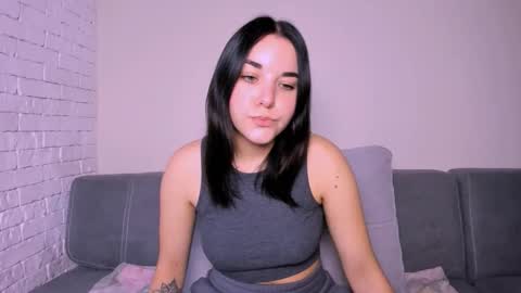 Snapshot of kate_ree_ chatting on 10.13.25 KATE online show from 10.13.25