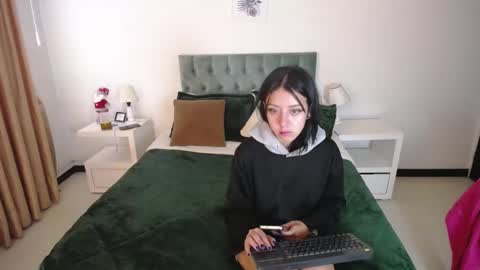 Snapshot of katnia_and_marcuz chatting on 01.03.25 Katnia and Marcuz online show from 01.03.25