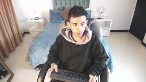 Snapshot of katnia_and_marcuz chatting on 02.18.25 Katnia and Marcuz online show from 02.18.25