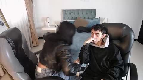 Snapshot of katnia_and_marcuz chatting on 03.05.25 Katnia and Marcuz online show from 03.05.25