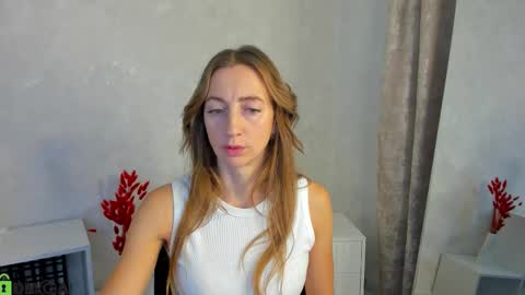 Snapshot of katrina_foks chatting on 11.18.25 katrina_foks online show from 11.18.25