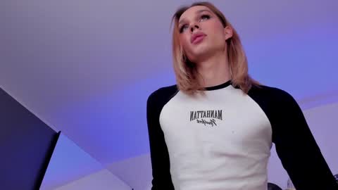 Snapshot of katrinewest chatting on 01.25.25 Katrin online show from 01.25.25