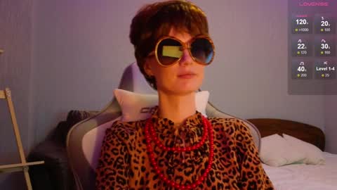 Snapshot of katyskinny chatting on 12.17.24 Katy online show from 12.17.24