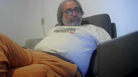 Snapshot of kausername chatting on 03.11.25 Marko online show from 03.11.25