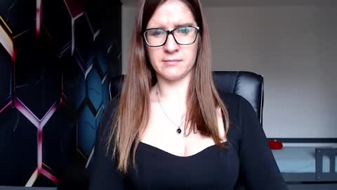 Snapshot of kayalips chatting on 12.28.24 KayaLips online show from 12.28.24