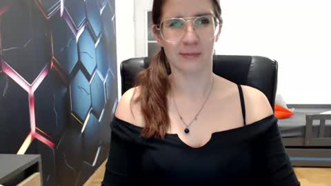 Snapshot of kayalips chatting on 02.18.25 KayaLips online show from 02.18.25