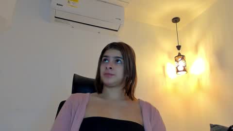 Snapshot of kaylajhonnes6 chatting on 09.17.25      K A Y L A      online show from 09.17.25