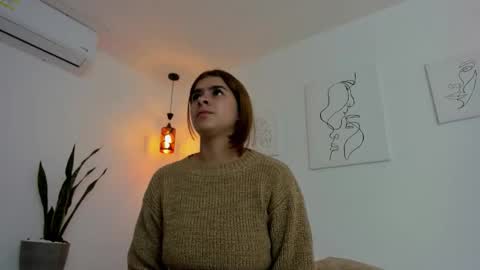 Snapshot of kaylajhonnes6 chatting on 10.28.25      K A Y L A      online show from 10.28.25