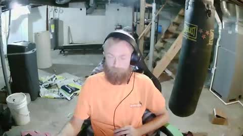 Snapshot of kazthesub chatting on 10.19.25 kazthesub online show from 10.19.25