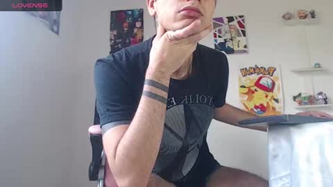 Snapshot of kendall_ros chatting on 12.20.24 kendall ross online show from 12.20.24