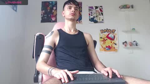 Snapshot of kendall_ros chatting on 12.25.24 kendall ross online show from 12.25.24