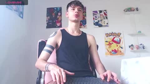 Snapshot of kendall_ros chatting on 12.29.24 kendall ross online show from 12.29.24