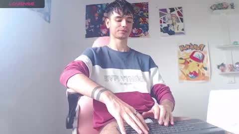 Snapshot of kendall_ros chatting on 01.05.25 kendall ross online show from 01.05.25