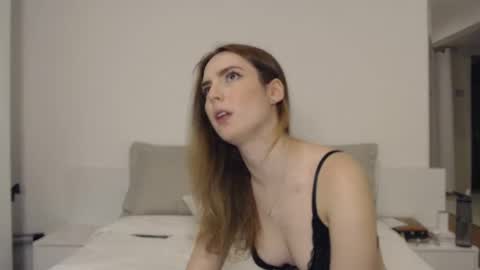 Snapshot of kendallyourdream chatting on 02.10.25 cloe online show from 02.10.25