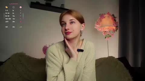 Snapshot of kendrabarby chatting on 10.15.25 Eva online show from 10.15.25