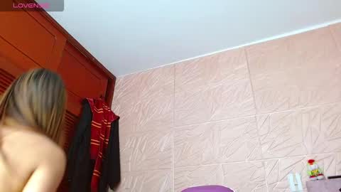 Snapshot of kendrapotter chatting on 11.11.25 KENDRAPOTTER online show from 11.11.25