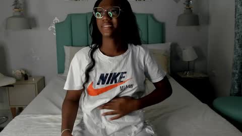kentha_mitchells online show from 01.08.25