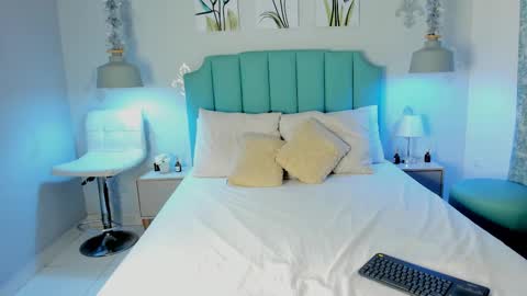 kentha_mitchells online show from 03.05.25
