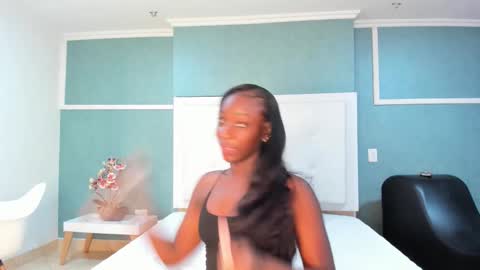 kentha_mitchells online show from 09.30.25