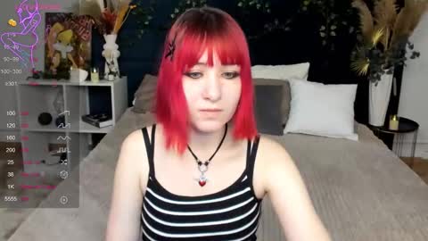 Snapshot of kettiejones chatting on 11.08.25 kettiejones online show from 11.08.25