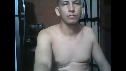 Snapshot of kevinwxt chatting on 11.02.25 kevinwxt online show from 11.02.25