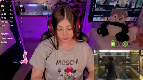 Snapshot of khionebesset chatting on 12.12.24 Khi. online show from 12.12.24