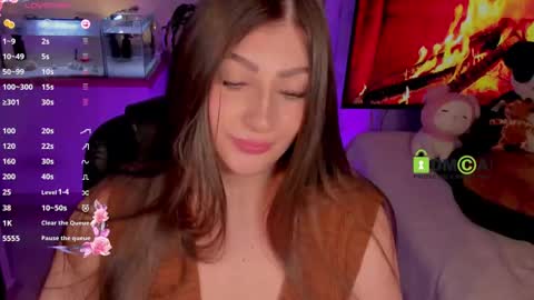 Snapshot of khionebesset chatting on 12.29.24 Khi. online show from 12.29.24