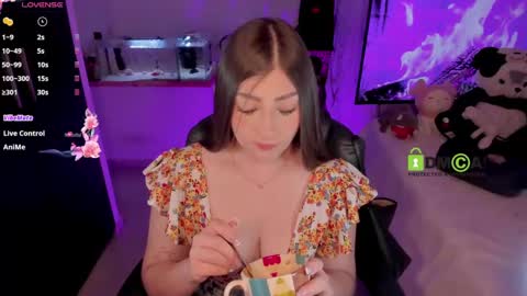 Snapshot of khionebesset chatting on 01.15.25 Khi. online show from 01.15.25