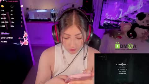 Snapshot of khionebesset chatting on 01.28.25 Khi. online show from 01.28.25