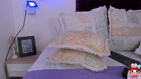 Snapshot of khloe_cutee chatting on 12.28.24 Khloe Cute online show from 12.28.24