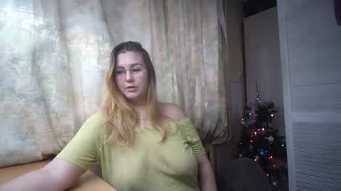 Snapshot of kianna_dior_ chatting on 12.28.24 kianna_dior_ online show from 12.28.24