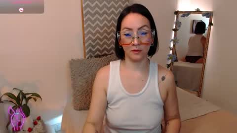 Kiara Bermont online show from 10.04.25