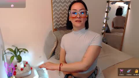 Kiara Bermont online show from 10.10.25