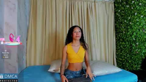 Kiara Zahiri online show from 09.20.25