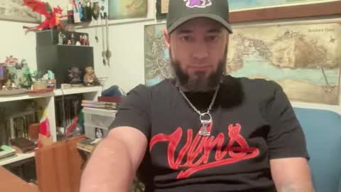 Snapshot of kicker_of_elves chatting on 11.15.25 kicker_of_elves online show from 11.15.25