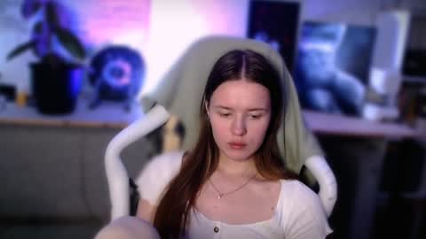 Snapshot of kikies_ chatting on 12.09.24 Mika and Miranda online show from 12.09.24