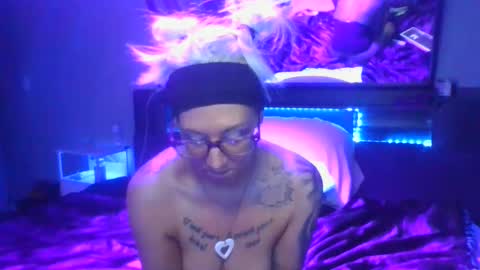 Snapshot of kikilovespartylights chatting on 02.18.25 kikilovespartylights online show from 02.18.25