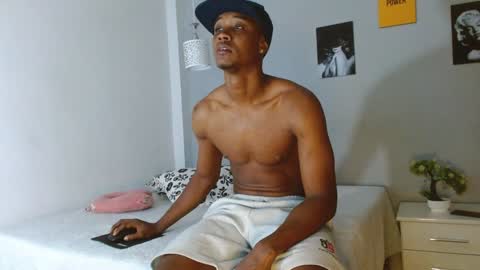 Snapshot of kimandyuk chatting on 12.05.24 Kim  Yuk online show from 12.05.24