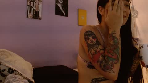 Snapshot of kimandyuk chatting on 01.18.25 Kim  Yuk online show from 01.18.25