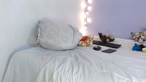 Snapshot of kimandyuk chatting on 01.25.25 Kim  Yuk online show from 01.25.25