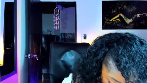 Kimberly Banks online show from 01.08.25