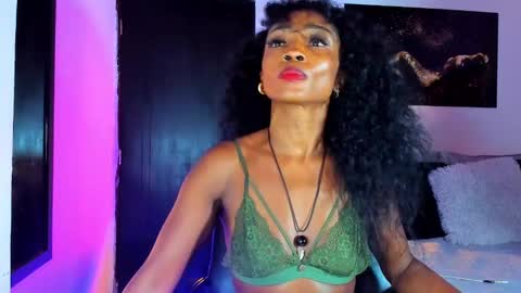 Kimberly Banks online show from 01.21.25