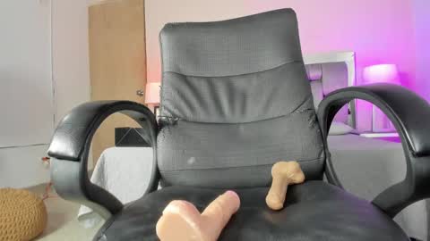 Snapshot of kimberlycoxxx chatting on 02.20.25 kimberly online show from 02.20.25