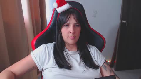 Snapshot of kimflexible_ chatting on 12.28.24 Kim 3 online show from 12.28.24