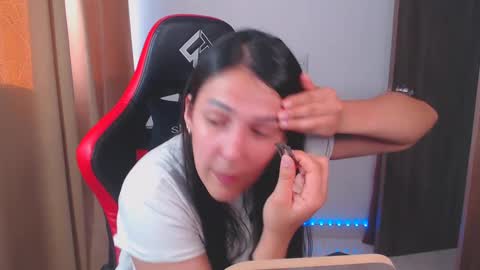 Snapshot of kimflexible_ chatting on 01.25.25 Kim 3 online show from 01.25.25