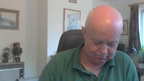Snapshot of kindahairy4u chatting on 09.14.25 kindahairy4u online show from 09.14.25